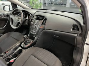 Opel Astra 5p Essentia 1.4 100 CV - Foto 5