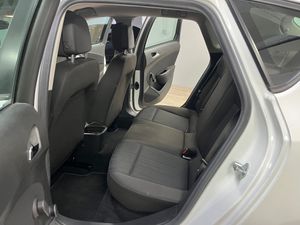Opel Astra 5p Essentia 1.4 100 CV - Foto 10