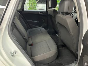 Opel Astra 5p Essentia 1.4 100 CV - Foto 8