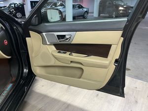 Jaguar XF XF Sportbrake 2.2D Luxury - Foto 7