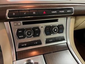 Jaguar XF XF Sportbrake 2.2D Luxury - Foto 21