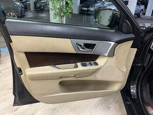 Jaguar XF XF Sportbrake 2.2D Luxury - Foto 15