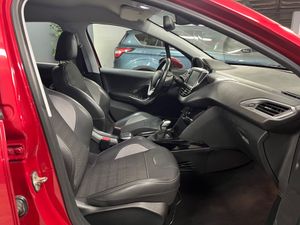 Peugeot 2008 Allure 1.2 PureTech 110 S&S - Foto 4
