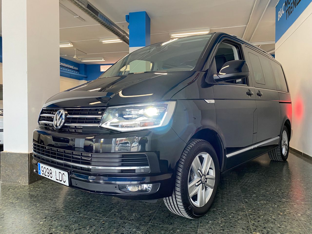 Volkswagen Multivan 2.0 TDI DSG PREMIUM 7 PLAZAS   - Foto 1