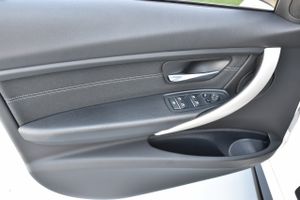 BMW Serie 3 318d 150CV Techo panorámico, cuadro digital, camara 360  - Foto 58