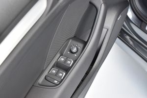 Audi A3 Sedan 2.0 TDI clean d 150cv S line ed Techo panorámico, Faros Matrix LED, CarPlay de Apple,   - Foto 60