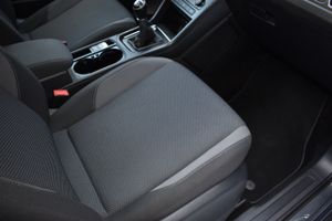 Volkswagen Touran Advance 1.6 TDI 85kW 115CV Camara, 7 plazas, techo panorámico  - Foto 58