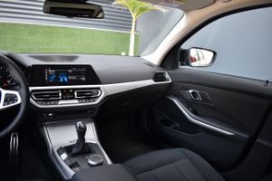 BMW Serie 3 318d 150CV Negro Full Black   - Foto 57