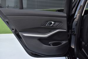 BMW Serie 3 318d 150CV Negro Full Black   - Foto 47