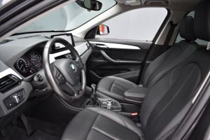 BMW X1 sDrive18d   Advantage, Head-up Display, Camara  - Foto 11