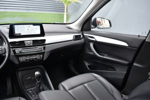 BMW X1 sDrive18d   Advantage, Head-up Display, Camara  - Foto 59