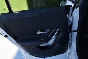 Mercedes CLA 200 D DCT Camara, CarPlay, Android auto  - Foto 48