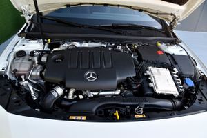 Mercedes CLA 200 D DCT Camara, CarPlay, Android auto  - Foto 17