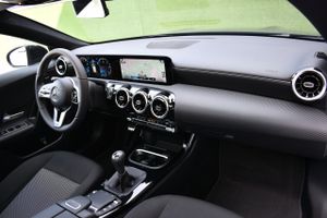 Mercedes CLA 200 D DCT Camara, CarPlay, Android auto  - Foto 47
