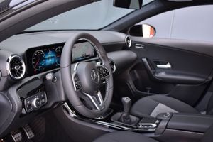 Mercedes CLA 200 D DCT Camara, CarPlay, Android auto  - Foto 38