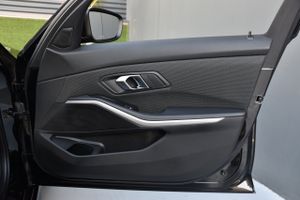 BMW Serie 3 318d 150CV Negro Full Black  - Foto 45