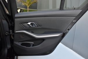 BMW Serie 3 318d 150CV Negro Full Black  - Foto 44