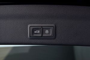 Audi A6 Avant Sport 40 TDI 150kW 204CV S tron.  S line, Hibrido, Full Black   - Foto 36