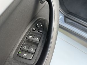 BMW X1 sDrive16d Navegacion Profesional, CarPlay  - Foto 37
