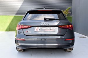 Audi A3 Sportback Black line 30 TDI 85kW S tron Matrix LED, Techo, CarPlay  - Foto 4