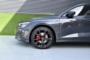 Audi A3 Sportback Black line 30 TDI 85kW S tron Matrix LED, Techo, CarPlay  - Foto 17