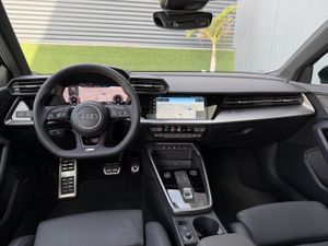 Audi A3 Sportback Black line 30 TDI 85kW S tron Matrix LED, Techo, CarPlay  - Foto 50
