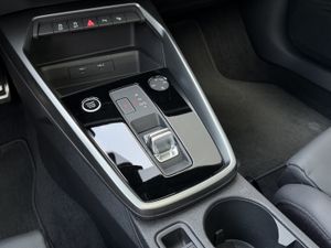 Audi A3 Sportback Black line 30 TDI 85kW S tron Matrix LED, Techo, CarPlay  - Foto 54