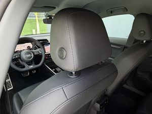 Audi A3 Sportback Black line 30 TDI 85kW S tron Matrix LED, CarPlay  - Foto 42