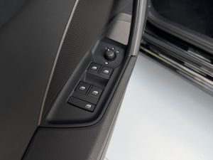Audi A3 Sportback Black line 30 TDI 85kW S tron Matrix LED, CarPlay  - Foto 39