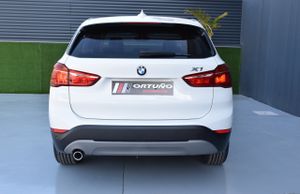 BMW X1 sDrive18d   - Foto 4