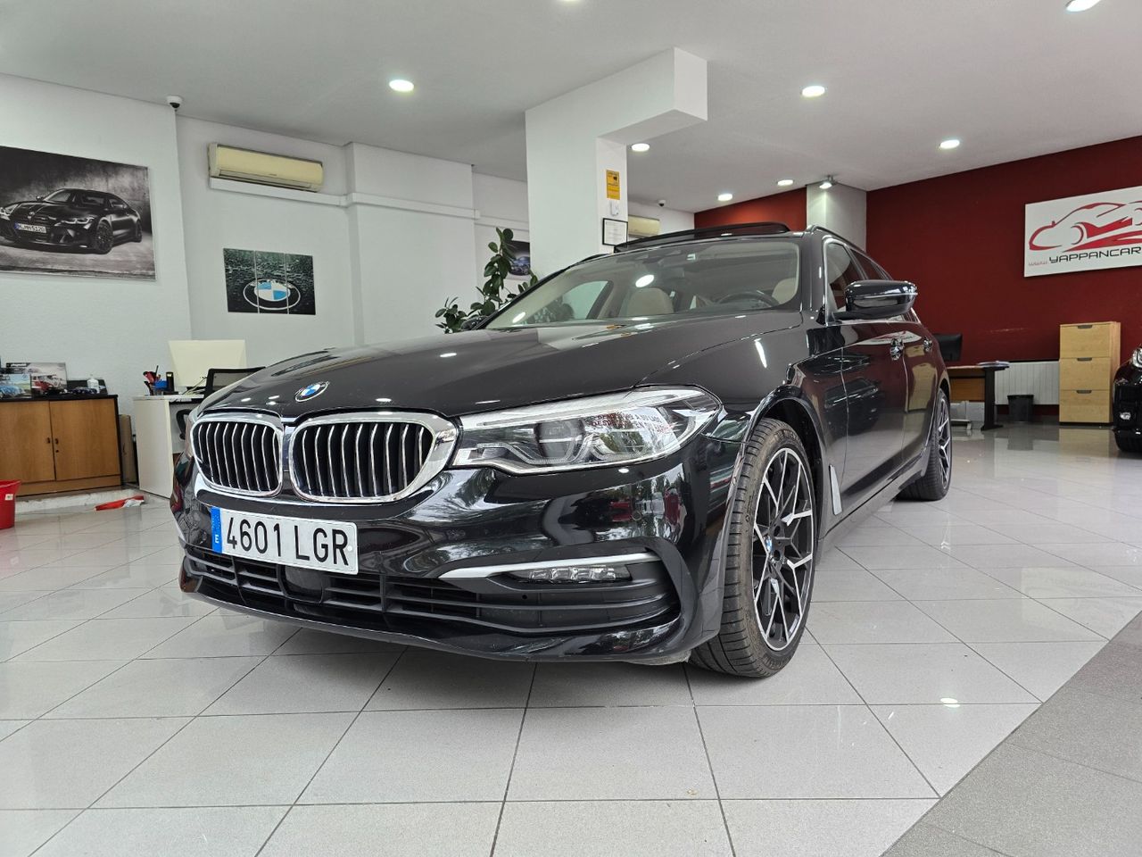 BMW Serie 5 530dA xDrive Touring 5p.   - Foto 1