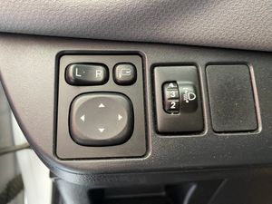 Toyota Yaris Hybrid Active   - Foto 17