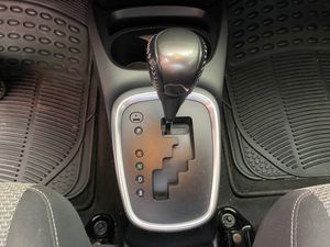 Toyota Yaris Hybrid Active   - Foto 23