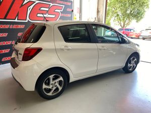 Toyota Yaris Hybrid Active   - Foto 12