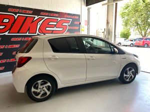 Toyota Yaris Hybrid Active   - Foto 11