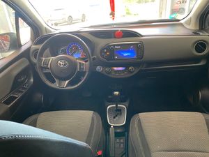 Toyota Yaris Hybrid Active   - Foto 14