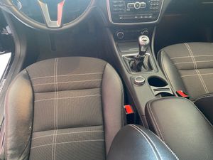 Mercedes GLA 200 URBAN   - Foto 19