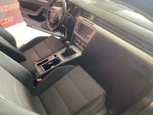 Volkswagen Passat Variant Edition 2.0 TDI 110kW150CV BMT   - Foto 18