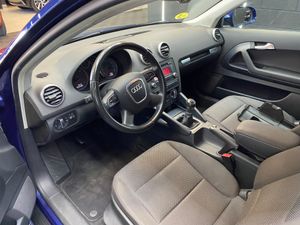 Audi A3 1.6 TDI AMBIENTE - Foto 19