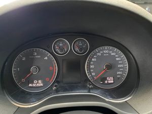 Audi A3 1.6 TDI AMBIENTE - Foto 23