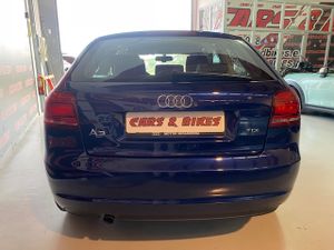 Audi A3 1.6 TDI AMBIENTE - Foto 6