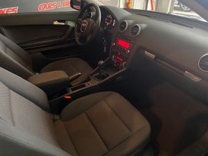 Audi A3 1.6 TDI AMBIENTE - Foto 15
