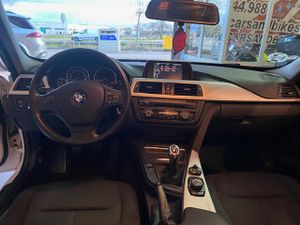 BMW Serie 3 318d Berlina - Foto 15