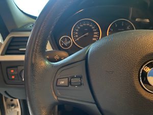 BMW Serie 3 318d Berlina - Foto 19