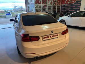 BMW Serie 3 318d Berlina - Foto 8