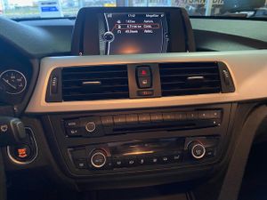 BMW Serie 3 318d Berlina - Foto 20