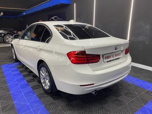 BMW Serie 3 318d Berlina - Foto 9