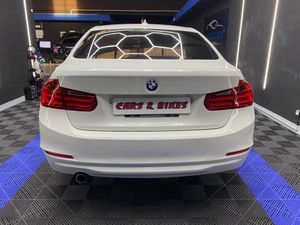 BMW Serie 3 318d Berlina - Foto 5