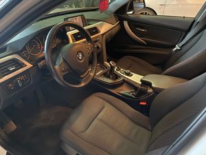 BMW Serie 3 318d Berlina - Foto 37