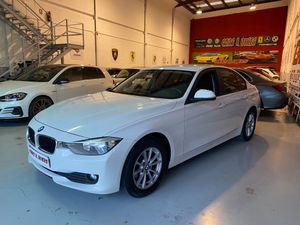 BMW Serie 3 318d Berlina - Foto 14